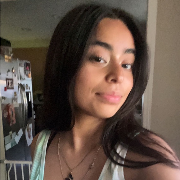 Meet your Posher, Nitzia - Picture 1 of 1